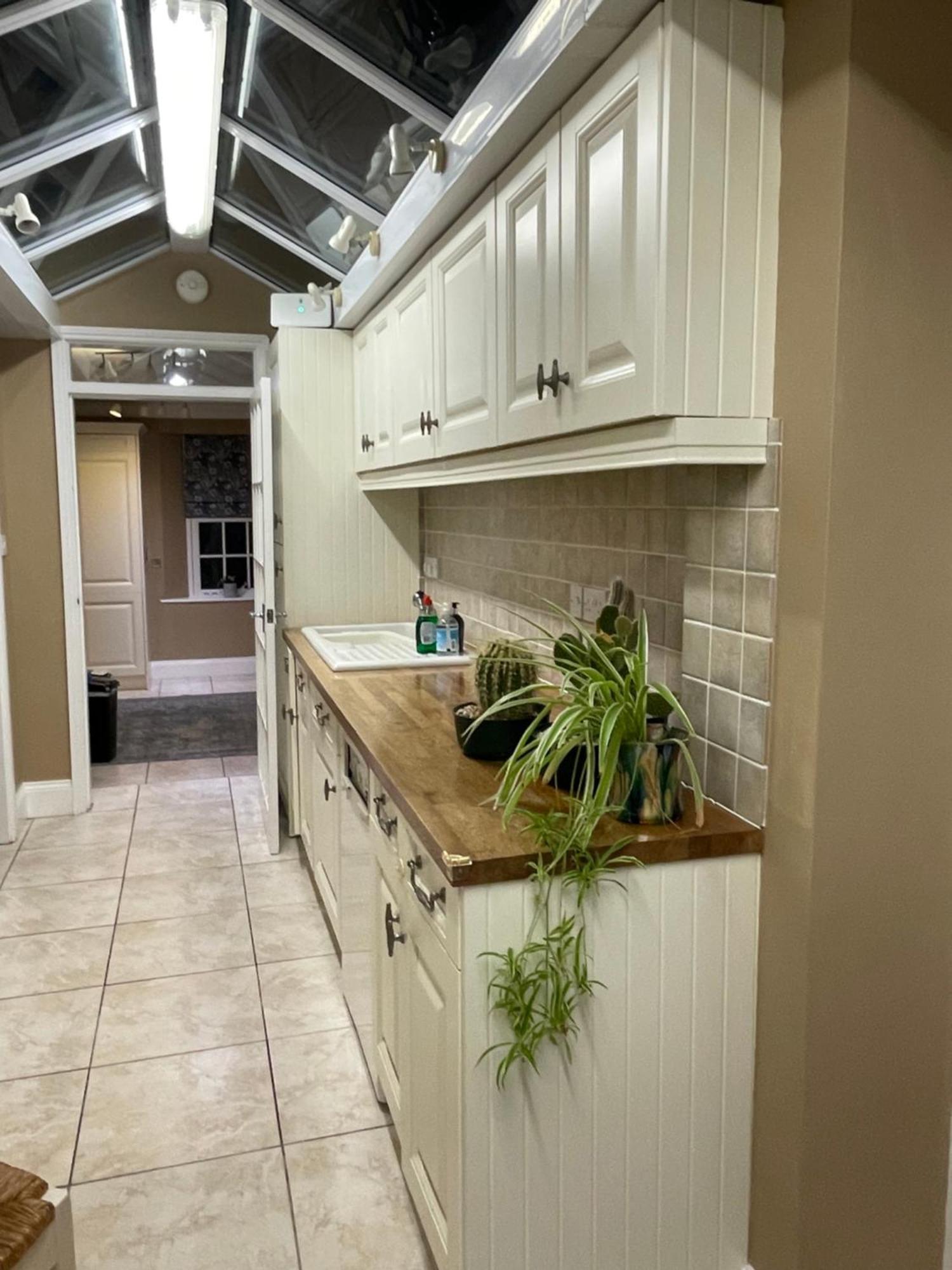 Wayside , 3 Bed , 2 Bath Charming House Close To לינקולן מראה חיצוני תמונה